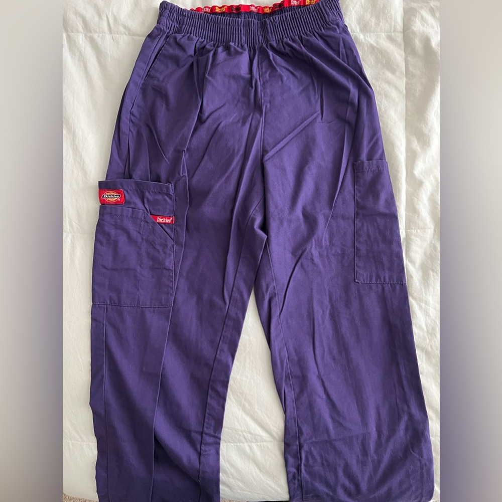 XS Dickie’s scrub bottoms